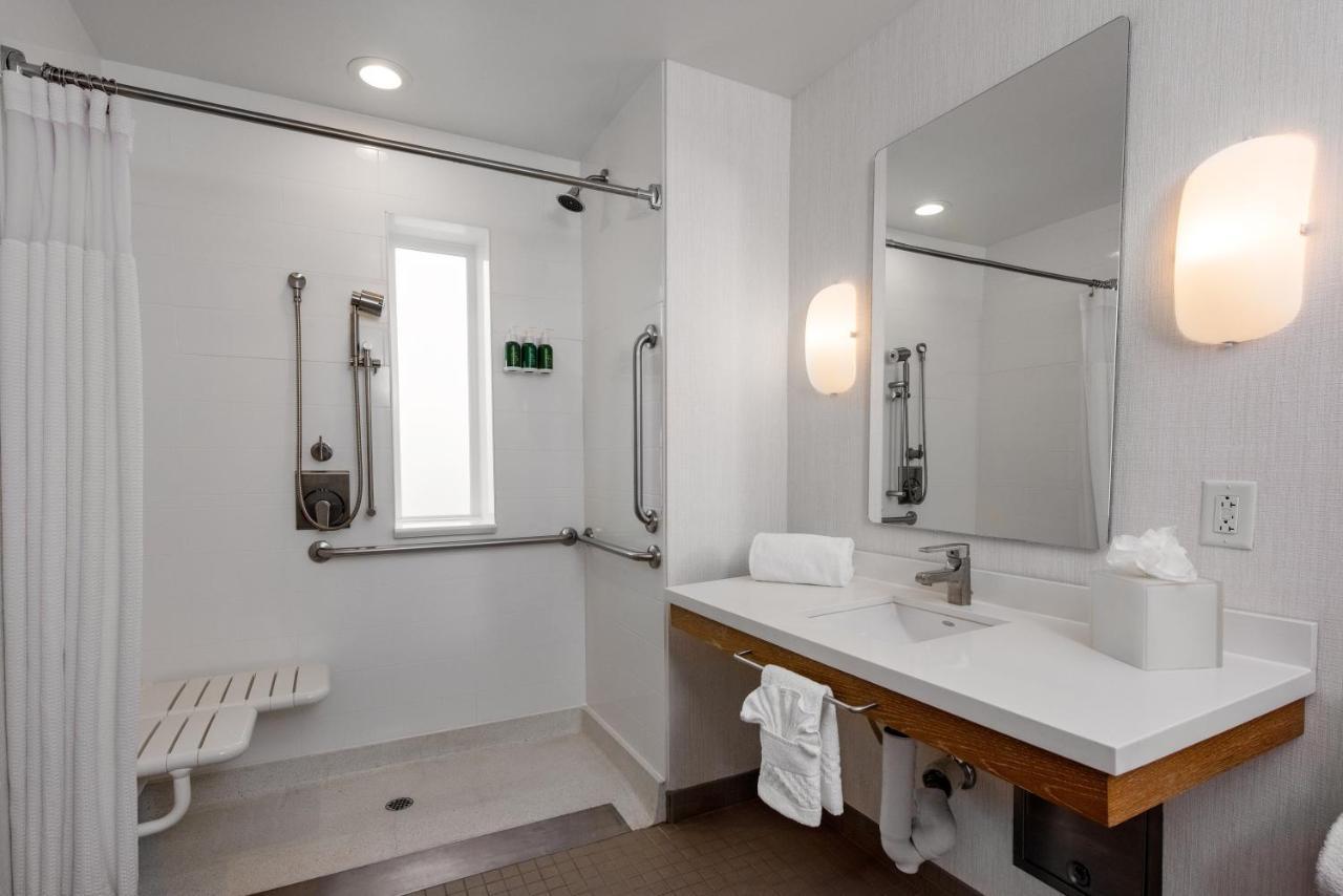 Springhill Suites By Marriott Oceanside Beach Экстерьер фото