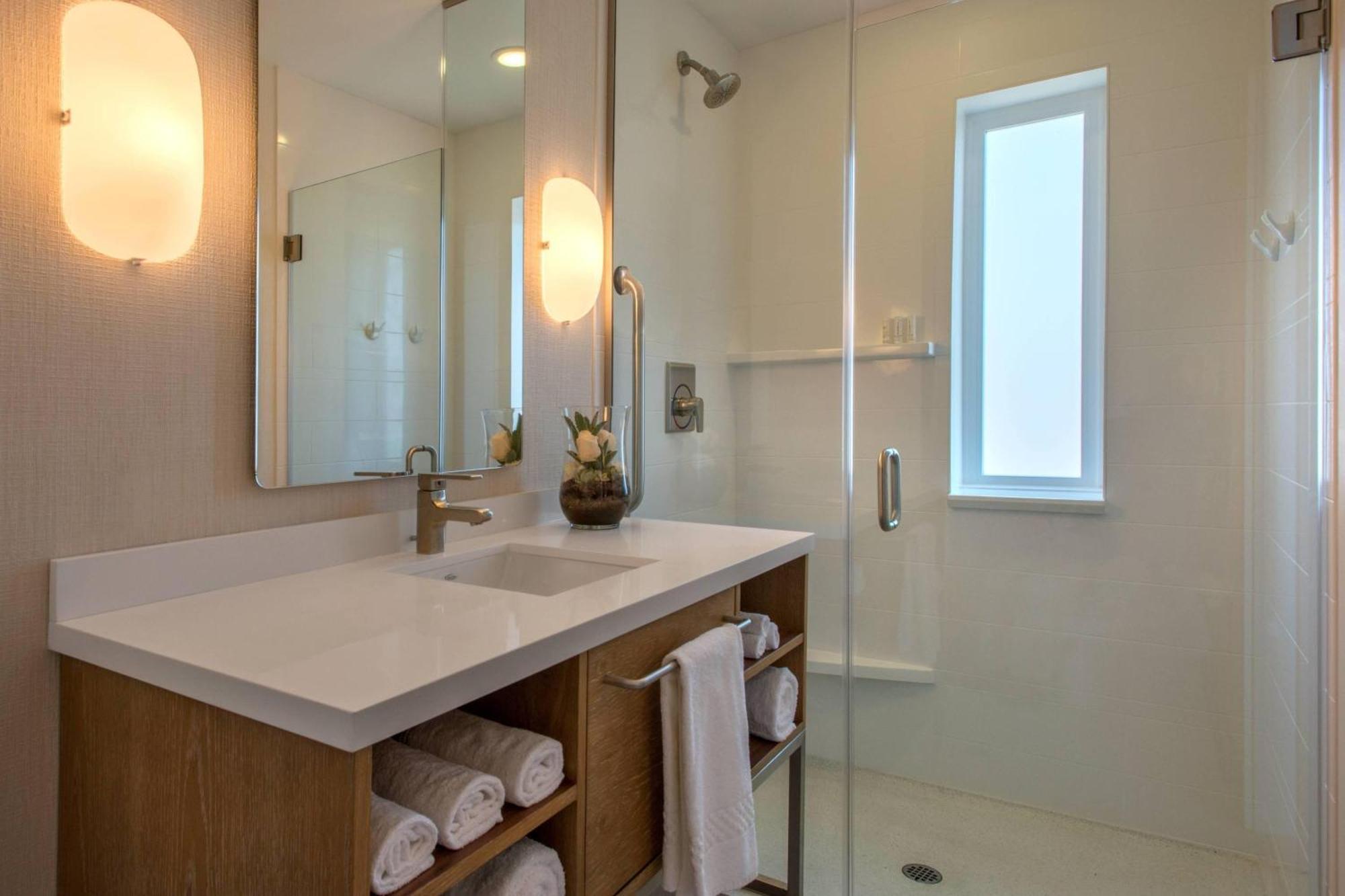 Springhill Suites By Marriott Oceanside Beach Экстерьер фото
